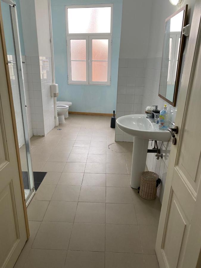 Nature Chiado 2- Cozy Little Double With Shared Bathroom * Lisboa